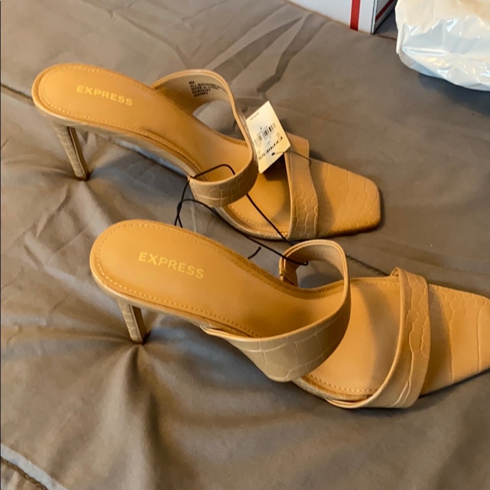 Express heels